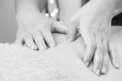 Oefentherapie Bolsward triggerpoints behandelen met massage rugspieren